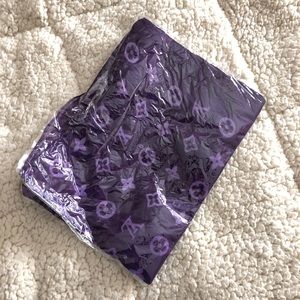 Louis vuitton - light silked shawl / scarf